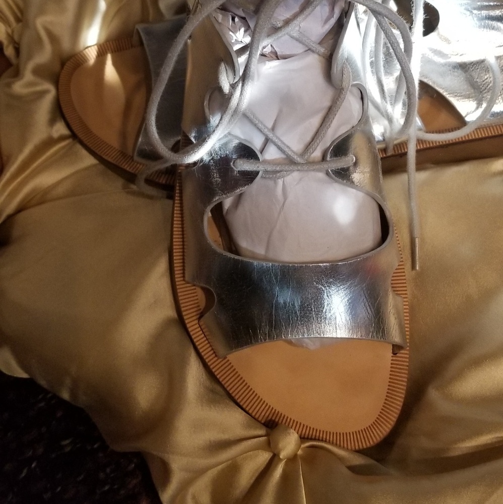 👠Silver Mettalic Gladiator Sandals